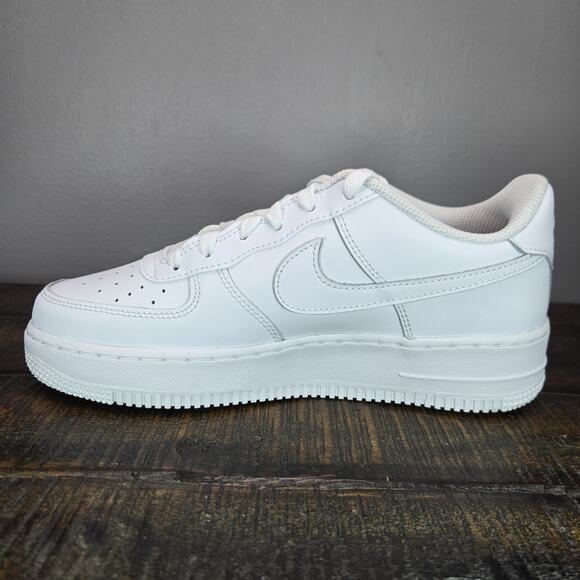 NEW Nike Air Force 1 LV8 GS Youth Kids Size 6.5 Rainbow Swoosh White FQ4948 100 - Picture 6 of 12
